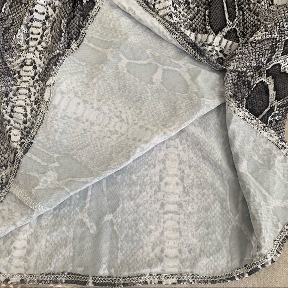 NWOT Windsor Sequin Snake Print Mini Skirt - Picture 4 of 8